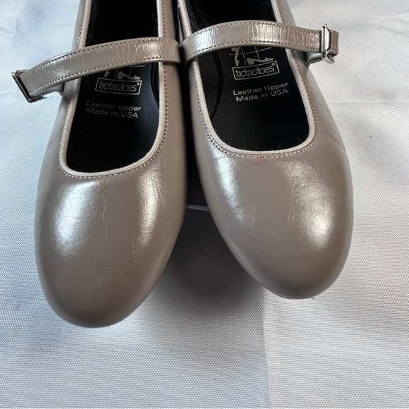 TIC TAC TOES TICTACTOES Mary Jane  SHOES Olive Size 6 MED - Picture 2 of 6